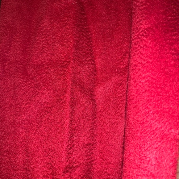 100% cashmere red scarf with fringe ❄️ - Picture 4 of 6